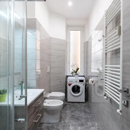 Imperial House - 300m To Metro B, Open View, 4-6pax * Roma